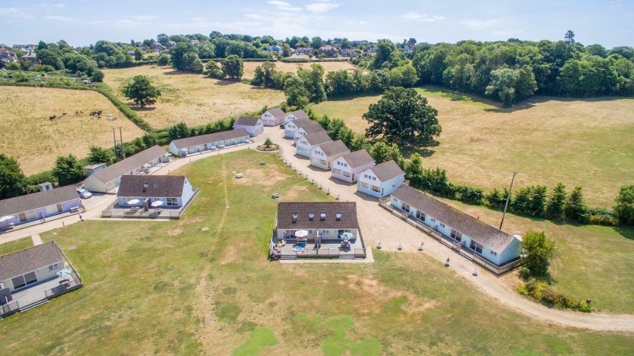 Seaview Holidays - Salterns Village Eksteriør billede